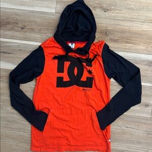 DC Skateboarding Hoodie Men’s Medium Light Weight Long Sleeve Orange Black Logo
